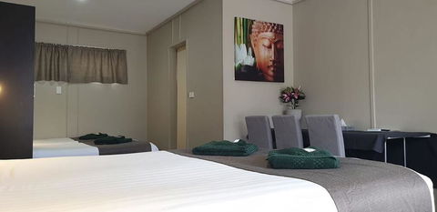 Smerdon Lodge Motel - Whitsundays Accommodation 2