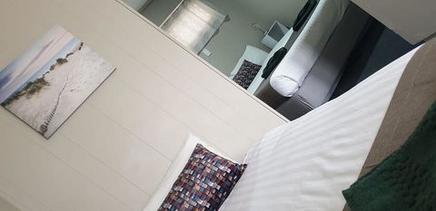 Smerdon Lodge Motel - Whitsundays Accommodation 0