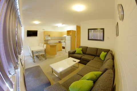 Snow Ski Apartments 08 - Whitsundays Accommodation 0