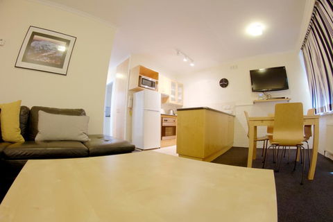 Snow Ski Apartments 09 - Whitsundays Accommodation 3