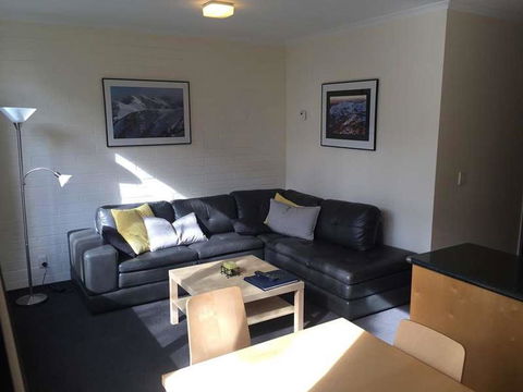 Snow Ski Apartments 09 - Whitsundays Accommodation 0