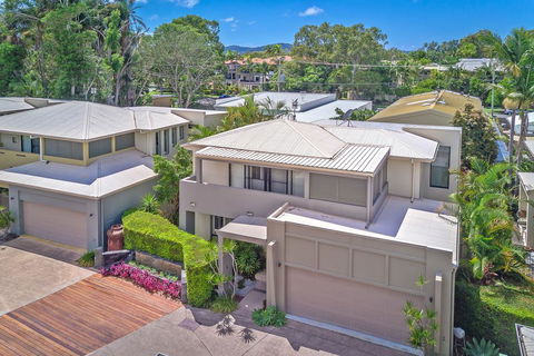 Sonoma Holiday House #8 - Whitsundays Accommodation 0