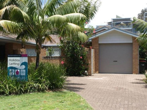 SOUTH BOOMER - PET FRIENDLY - Whitsundays Accommodation 1