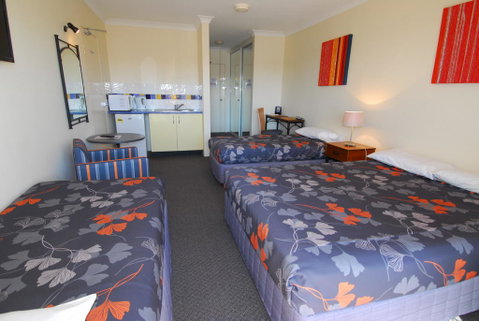 Southend Hotel - Whitsundays Accommodation 2
