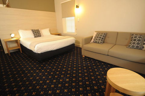 Sovereign Hill Hotel - Whitsundays Accommodation 2