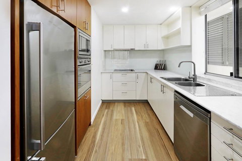 Space Holiday Apartments - Whitsundays Accommodation 3