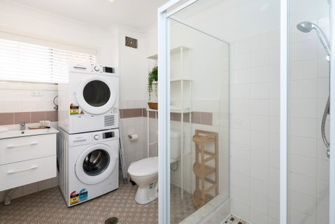 Spacious And Bright Apartment Minutes To The Beach - Whitsundays Accommodation 3
