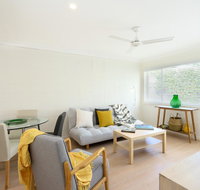 Spacious and Bright Apartment Minutes to the Beach - Whitsundays Accommodation