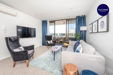SPACIOUS BRAND NEW // 1BR // IN GORGEOUS BARTON - Whitsundays Accommodation 0