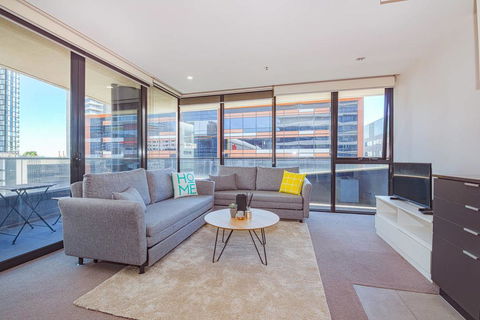 Spacious Docklands 2 Bedroom 2 Bathroom Apartment - Whitsundays Accommodation 1