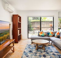 Spacious Home in the Heart of Avalon Beach - Whitsundays Accommodation