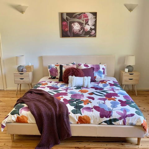 Spacious, Clean , Relaxing Country Escape Perfect For Large Groups And Families - Whitsundays Accommodation 3