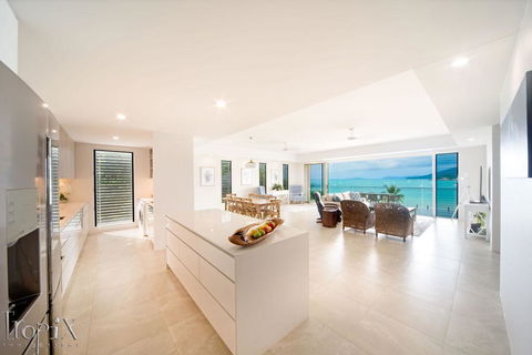 Splendeur Sur La Mer Premiere - Whitsundays Accommodation 1