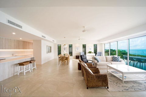 Splendeur Sur La Mer Premiere - Whitsundays Accommodation 0