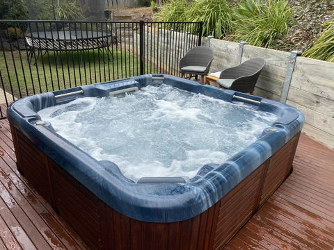 Springbank Spa & Surf - Whitsundays Accommodation 0