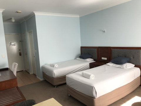 Springwood Motor Inn - Whitsundays Accommodation 1