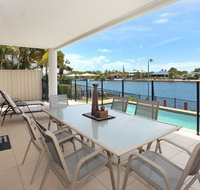 St Lucia 11 - 4 BDRM Canal Home with Pool - Whitsundays Accommodation