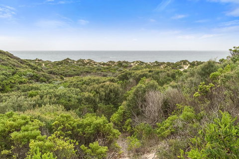 St. Andrews Beach Coastal Escape - Whitsundays Accommodation 3