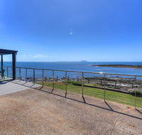 Stanley View Beach House - Whitsundays Accommodation