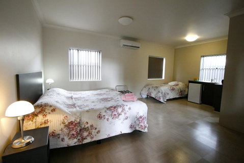 Station Hotel Motel Kurri - Whitsundays Accommodation 2
