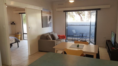 Stay Awhile In Port Pirie - Min Stay 4 Nights - Whitsundays Accommodation 1