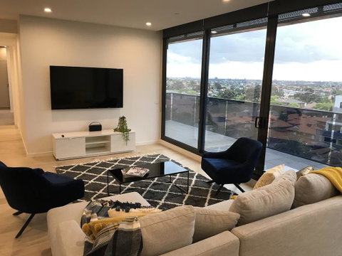 StayCentral Essendon Escape Sub-penthouse - Whitsundays Accommodation 0
