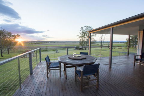 Stockton Rise Country Retreats - Whitsundays Accommodation 2