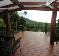 Stonewood Views - Whitsundays Accommodation