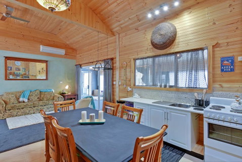 Stony Rise Cottage B&B - Whitsundays Accommodation 3