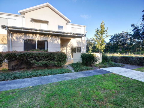 Stunning Holiday Townhouse - Whitsundays Accommodation 0