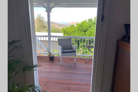 Stunning Queenslander - Whitsundays Accommodation 3