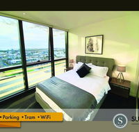 Stunning River View Free Parking/tram/wifi - Whitsundays Accommodation