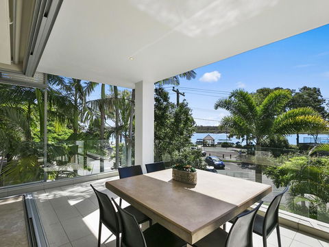 Stunning Riverfront Apartment In Noosaville - Unit 2 Wai Cocos 215 Gympie Terrace - Whitsundays Accommodation 0