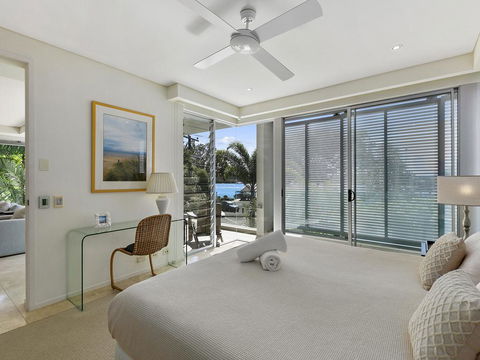 Stunning Riverfront Apartment In Noosaville - Unit 2 Wai Cocos 215 Gympie Terrace - Whitsundays Accommodation 1