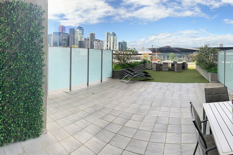 Stunning Riverside Apartment Near MCEC And Casino! - Whitsundays Accommodation 1