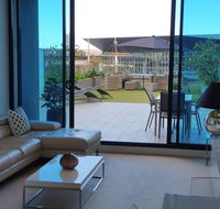 Stunning Riverside Apartment near MCEC and Casino - Whitsundays Accommodation