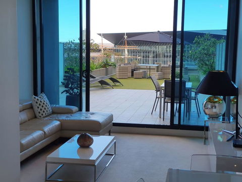Stunning Riverside Apartment Near MCEC And Casino! - Whitsundays Accommodation 0