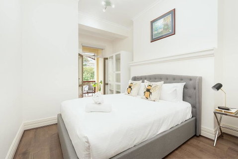 STUNNING SYDNEY HOME 11 - Whitsundays Accommodation 1