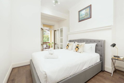 STUNNING SYDNEY HOME 6 - Whitsundays Accommodation 1