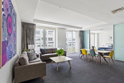 Stunning, Central Huge CBD Pad, Free WiFi, Netflix - Whitsundays Accommodation 1