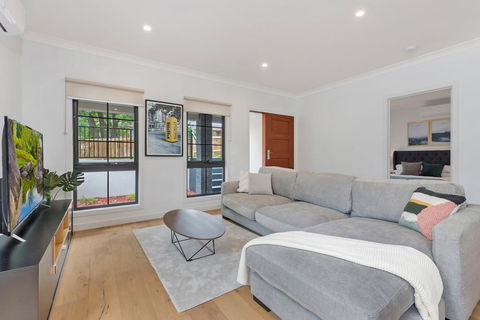 Style, Comfort And Convenience - Whitsundays Accommodation 3