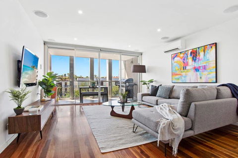 Stylish Saint Kilda Pad. Walk To Beach And Cafes, Luna Park - Whitsundays Accommodation 0