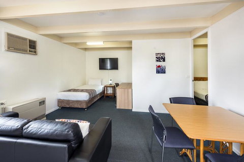 Sundown Villas - Whitsundays Accommodation 1