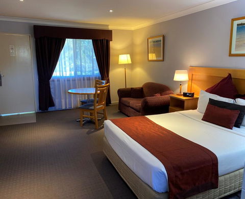 Sunseeker Motor Inn - Whitsundays Accommodation 1