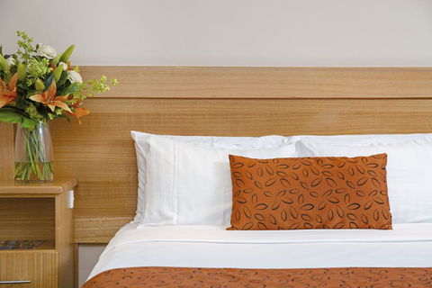 Sunseeker Motor Inn - Whitsundays Accommodation 0