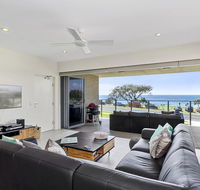 Surf 101 on Cabarita Beach - Whitsundays Accommodation