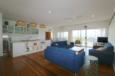 Surf Break & Ocean Break - Whitsundays Accommodation 1