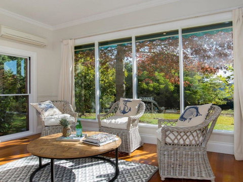 Sutton Downs - Renovated Country Home On 100 Acres - Whitsundays Accommodation 3