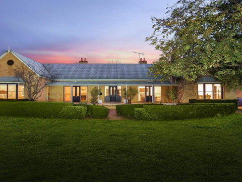Sutton Downs - Renovated Country Home On 100 Acres - Whitsundays Accommodation 0