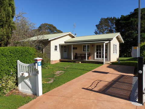 Sutton Forest Cottage - Whitsundays Accommodation 1